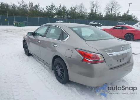 2015 Nissan Altima 2.5 S z USA, uszkodzony, nr VIN 1N4AL3AP1FC114868